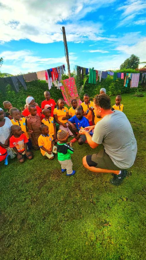 Lights Of Kazinga Orphanage And Homestay Rubirizi Exterior foto